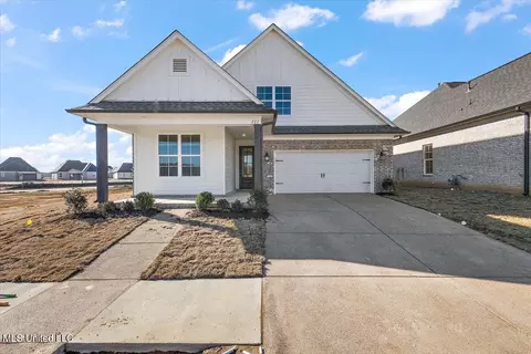 Exterior - 833 W Quitman Ct, Nesbit, MS 38651 photo 3 of 7