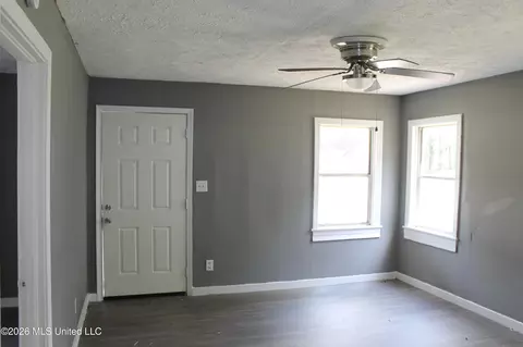 Living - 4309 Sagamore St, Jackson, MS 39209 photo 1 of 1