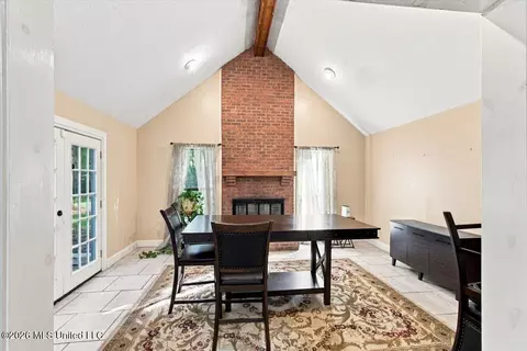 Dining - 345 Valley Vista Dr, Jackson, MS 39211 photo 2 of 3