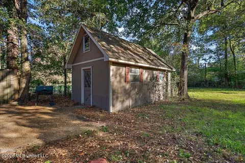 Exterior - 345 Valley Vista Dr, Jackson, MS 39211 photo 7 of 8