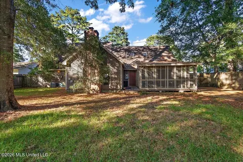 Exterior - 345 Valley Vista Dr, Jackson, MS 39211 photo 5 of 8