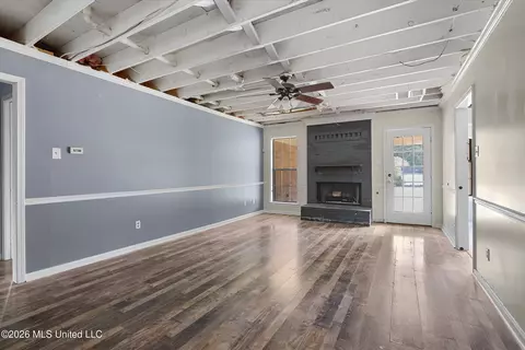 Living - 2850 Jaybird Rd, Hernando, MS 38632 photo 3 of 3