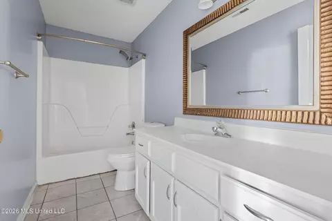 Bath - 2850 Jaybird Rd, Hernando, MS 38632 photo 2 of 3