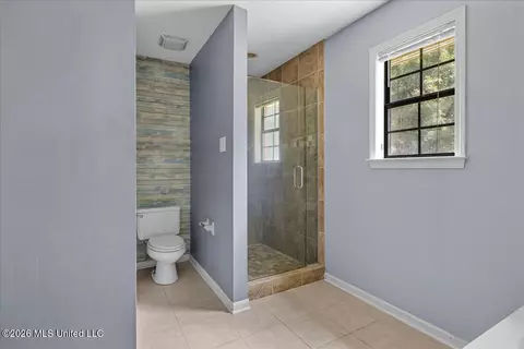 Bath - 2850 Jaybird Rd, Hernando, MS 38632 photo 1 of 3