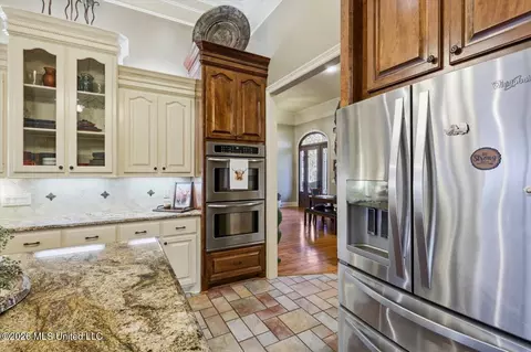 Kitchen - 514 North St, Brandon, MS 39042 photo 7 of 8