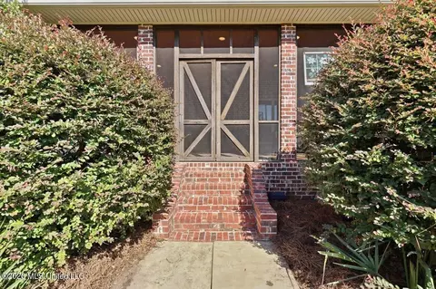 Exterior - 514 North St, Brandon, MS 39042 photo 10 of 23
