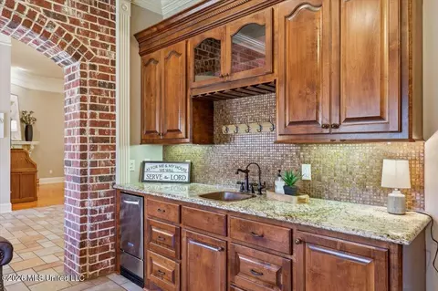 Kitchen - 514 North St, Brandon, MS 39042 photo 8 of 8