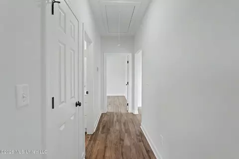 Entry Way - 1300 Barr Rd, Coldwater, MS 38618 photo 4 of 4