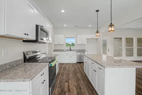 Kitchen - 1300 Barr Rd, Coldwater, MS 38618 photo 1 of 4
