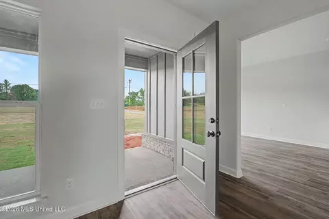 Entry Way - 1300 Barr Rd, Coldwater, MS 38618 photo 1 of 4