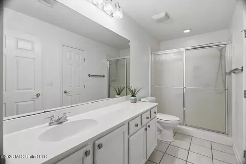 Bath - 1114 Gerrits Lndg, Brandon, MS 39047 photo 1 of 1