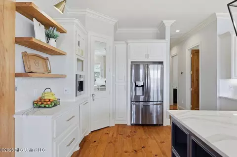 Kitchen - 149 Harbor View Dr, Madison, MS 39110 photo 2 of 7
