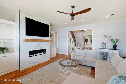 Living - 149 Harbor View Dr, Madison, MS 39110 photo 3 of 5