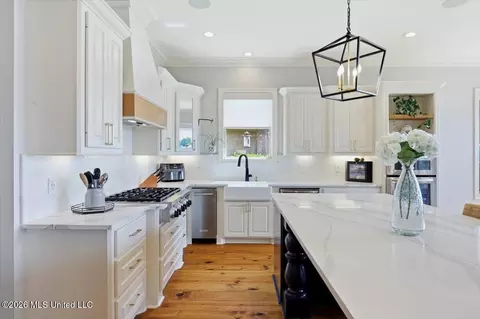 Kitchen - 149 Harbor View Dr, Madison, MS 39110 photo 5 of 7