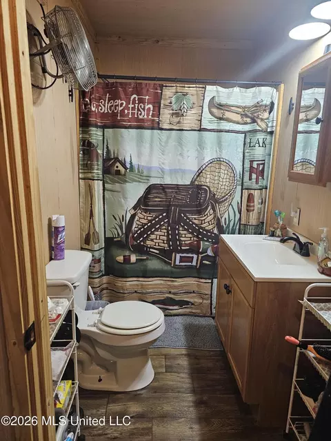Bath - 2144 A E Wilkerson Ferry Rd, Lucedale, MS 39452 photo 1 of 1