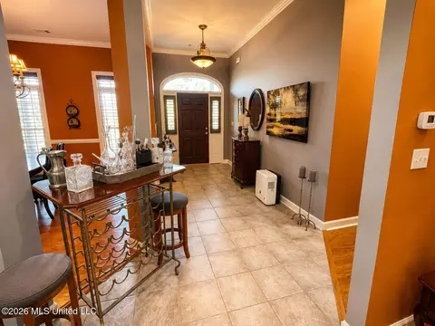 Entry Way - 6333 Carson Dr, Olive Branch, MS 38654 photo 2 of 3