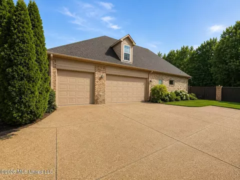 Exterior - 6333 Carson Dr, Olive Branch, MS 38654 photo 6 of 6