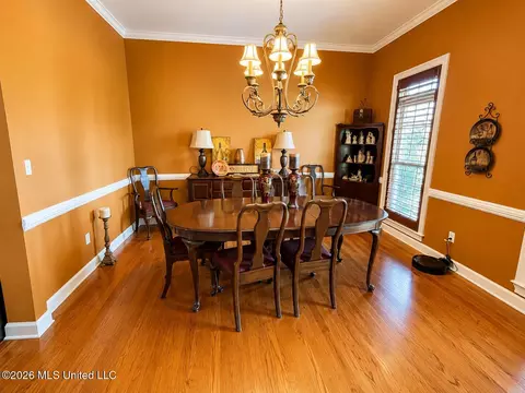 Dining - 6333 Carson Dr, Olive Branch, MS 38654 photo 1 of 2
