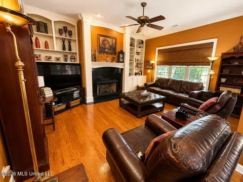 Living - 6333 Carson Dr, Olive Branch, MS 38654 photo 2 of 2