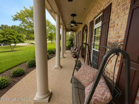 Exterior - 6333 Carson Dr, Olive Branch, MS 38654 photo 2 of 6