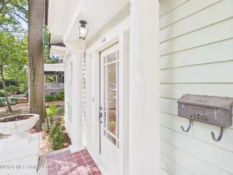 Exterior - 812 Gillespie St, Jackson, MS 39202 photo 5 of 9