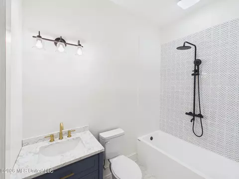 Bath - 812 Gillespie St, Jackson, MS 39202 photo 4 of 4
