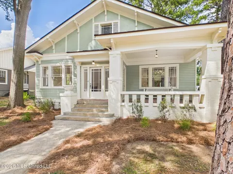 Exterior - 812 Gillespie St, Jackson, MS 39202 photo 2 of 9