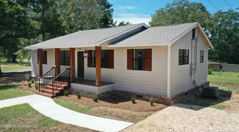 Exterior - 1093 Mccomb Hville Rd, Mccomb, MS 39648 photo 3 of 4