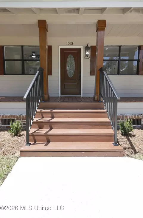 Exterior - 1093 Mccomb Hville Rd, Mccomb, MS 39648 photo 2 of 4