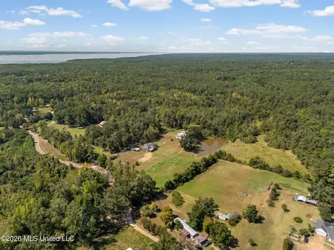 View/Area - 83 County Road 523, Como, MS 38619 photo 1 of 8