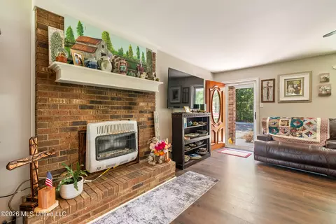 Living - 83 County Road 523, Como, MS 38619 photo 1 of 1