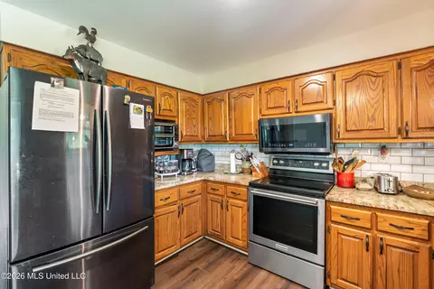 Kitchen - 83 County Road 523, Como, MS 38619 photo 2 of 2