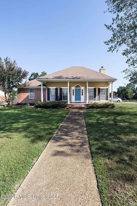 Exterior - 12 Windwood Cv, Flowood, MS 39232 photo 7 of 9