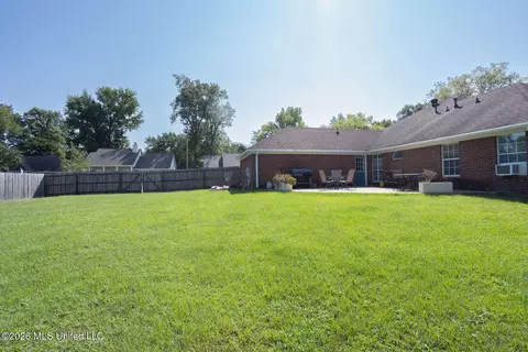 Exterior - 12 Windwood Cv, Flowood, MS 39232 photo 4 of 9