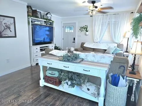 Living - 220 W Batson Ave, Wiggins, MS 39577 photo 1 of 2