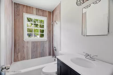 Bath - 150 Sewanee Dr, Jackson, MS 39209 photo 1 of 1