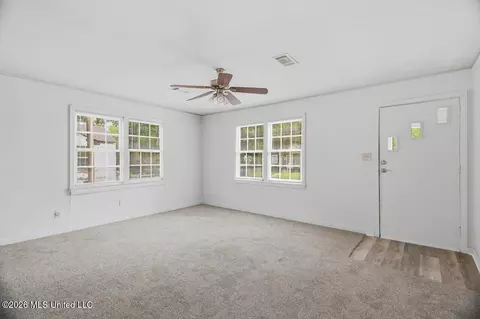 Living - 150 Sewanee Dr, Jackson, MS 39209 photo 3 of 3