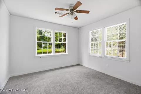 Bedroom - 150 Sewanee Dr, Jackson, MS 39209 photo 2 of 3