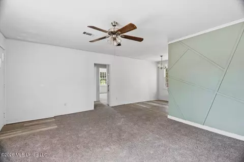 Living - 150 Sewanee Dr, Jackson, MS 39209 photo 2 of 3