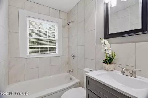Bath - 153 Sewanee Dr, Jackson, MS 39209 photo 1 of 1