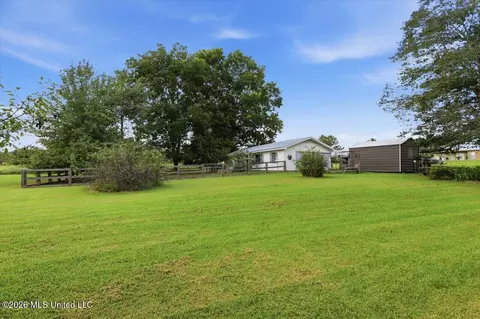 Exterior - 115 Midway Trl, Lena, MS 39094 photo 5 of 9