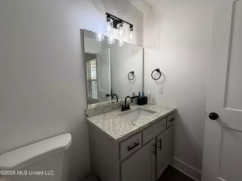 Bath - 1345 Tara Dr, Hernando, MS 38632 photo 2 of 2