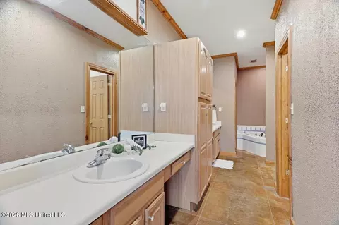 Bath - 1635 Misty Ln, Terry, MS 39170 photo 1 of 5