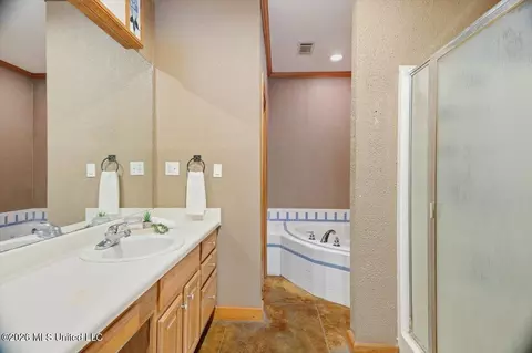 Bath - 1635 Misty Ln, Terry, MS 39170 photo 3 of 5