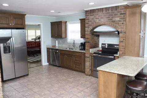 Kitchen - 220 Flushing Cv, Hernando, MS 38632 photo 1 of 4