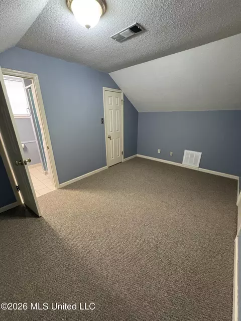 Bedroom - 220 Flushing Cv, Hernando, MS 38632 photo 9 of 11