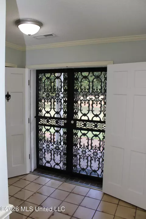 Entry Way - 220 Flushing Cv, Hernando, MS 38632 photo 1 of 4