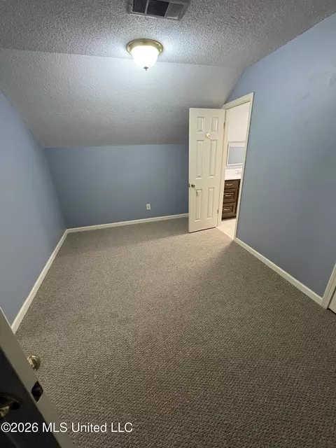Bedroom - 220 Flushing Cv, Hernando, MS 38632 photo 8 of 11