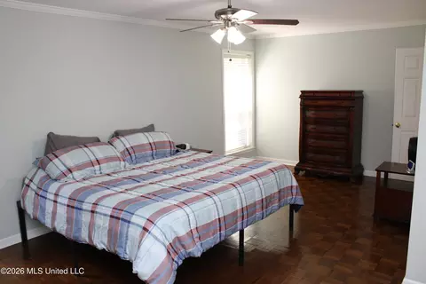Bedroom - 220 Flushing Cv, Hernando, MS 38632 photo 5 of 11