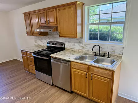Kitchen - 101 Maci Ln, Lucedale, MS 39452 photo 3 of 4